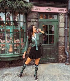 Universal Hogwarts Outfit, Harry Potter Disney Outfit, Slytherin Outfit Universal Studios, What To Wear To Harry Potter World, Universal Studios Harry Potter Outfit, Harry Potter World Outfit Summer, Outfit Ideas For Universal Studios, Wizarding World Of Harry Potter Outfit