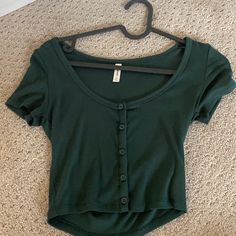 Forest Green Color Size Xs New Without Tags, Only Tried On, Never Worn Super Soft Material! Forest Green Tops, Dark Green T Shirt Outfit, Green Top Outfit Aesthetic, Dark Green Outfit Aesthetic, Dark Green Top Outfit, Hogwarts Fits, Forest Outfits, Forest Outfit, Fashion Definition