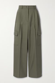 Army green Maesa pleated woven wide-leg cargo pants | FRANKIE SHOP | NET-A-PORTER Celana Khaki, Spring Summer 2023 Fashion, Celana Kargo, 2023 Fashion Trends, Frankie Shop, Spring Summer 2023, Summer Outfits Men, 2023 Fashion, Looks Chic