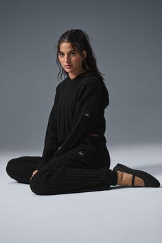 Perfect your cozy vibe in the Winter Bliss Hoodie. Designed with a chunky cable-knit and a next-level-soft, almost fuzzy feel, this closet staple has a relaxed fit with a slightly cropped hem and slits at the sides. Pair it with your favorite leggings, trousers, or—better yet—the matching Winter Bliss Pants. Sweatpants And Sweater, Favorite Leggings, Gray Accessories, Knitwear Dress, Fabric Sale, Back Women, Kendall + Kylie, Sweaters Knitwear, Winter Knits