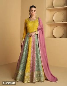 Designer Anarkali Dresses, Gown With Dupatta, Designer Salwar Kameez, Salwar Kamiz, Designer Anarkali, Anarkali Gown, Party Kleidung, Salwar Kameez Designs, Anarkali Suit