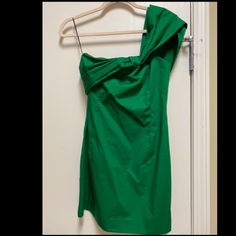 Womens Xs Green Zara One Shoulder Dress Nwt. Never Been Worn. From A Smoke Free Home. Willing To Take Offers. Chic Green Cotton Mini Dress, Zara Green Cocktail Mini Dress, Green Zara Mini Dress For Evening, Zara Green Evening Mini Dress, Zara Green Mini Dress For Evening, Zara Fitted One-shoulder Mini Dress, Zara Green Mini Dress For Formal Occasions, Zara Cotton Party Dress, Elegant One-shoulder Cotton Dress