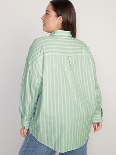 Spread collar, with button-down fastening.  Long drop-shoulder sleeves, with buttoned cuffs.  Front patch pocket.  Seamed back yoke.  Curved hem.  Soft, silicone-washed 100% cotton-twill.  All-over stripe print.  Oversized fit through body.  Women's Trendy Long Sleeve Shirt With Roll-up Sleeves, Green Long Sleeve Shirt With Roll-up Sleeves, Long Sleeve Tops With Buttoned Pockets, Roll-up Sleeves Button-up Shirt For Daywear, Casual Long Sleeve Shirt With Back Button Closure, Trendy Button-up Shirt With Button Cuffs, Long Sleeve Shirt With Button Closure For Daywear, Long Sleeve Shirt With Pockets For Daywear, Long Sleeve Shirt With Roll-up Sleeves For Daywear