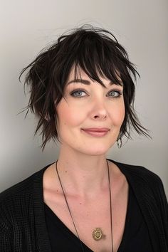 34 Trendy Choppy Bob with Bangs for a Modern Beachy Style Short Bob With Bangs And Layers, Wispy Shag Haircut, Choppy Bobs With Bangs, Wispy Shag, Bob Cuts With Bangs, Textured Bob With Bangs, Short Choppy Bob, Choppy Bob With Bangs, Bobs With Bangs