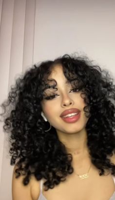 3b Curly Hair With Bangs, Curtain Bangs Curly Hair 3b, Wolf Cut Curly Hair 3a 3b, 3b Curly Hair Bangs, Short Curly Hair Cuts For Round Faces, Jet Black Curly Hair, 3b Curly Haircut