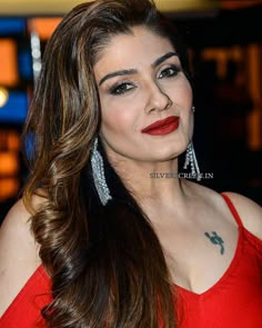 Ravina Tandan, Ravenna Tandon, Sunil Shetty, Glamour Clothing, Kaira Advani, Bollywood Makeup, Indian Eyes, Cleavage Hot