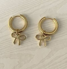 Private School Jewellery, Laurel Core Aesthetic, Every Jewels Earrings, Jewelry Fall 2023, Simple Cute Jewelry, It Girl Earrings, Arracadas Aesthetic, Gold Earrings Vintage, Pretty Gold Jewelry