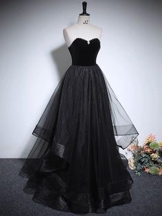 Fitted A-line Gown With Tulle Skirt, Black Sleeveless Tulle Dress, Black A-line Tulle Evening Dress, Black Fitted A-line Gown, Fitted Black A-line Gown, Black A-line Evening Gown, Black A-line Evening Dress, Black A-line Wedding Gown, Fitted Black Tulle Dress