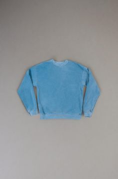 Our classic crew neck sweatshirt in sun washed colors. It's great for everyday pre and post surfing. It is inspired by my own vintage crew neck and can be worn by both men and women. True to size for men and slightly oversize fit for women. 100% Cotton Made in Los Angeles *This garment goes through a unique, pigment dye wash process to mimic a vintage look. Please expect minor variations in color and saturation. These imperfections are intended to make each piece special. Vintage Crew Neck, Beach Tee, Life Expectancy, Sweatshirts Pattern, Blue Waves, Athletic Fashion, Crew Sweatshirts, Vintage Sweatshirt, Oversized Fits