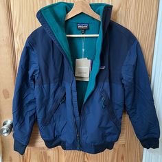 Women's Size Xs And Women's Size Medium. Regular Fit Nwt. Never Worn Before Pnw Living, Camp Outfits, Thrift Ideas, Uni Fits, Colorado Style, Iceland Trip, Vintage Patagonia, Cruise Outfits, Camping Outfits