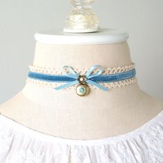 Lace Velvet Ribbon Bow Choker with Vintage Locket Crochet Scallop, Crochet Scalloped Edge, Velvet Ribbon Bow, Blue Velvet Ribbon, Rosy Posy, Hair Bows Diy Ribbon, Ribbon Choker Necklace, Locket Necklaces, Bow Choker