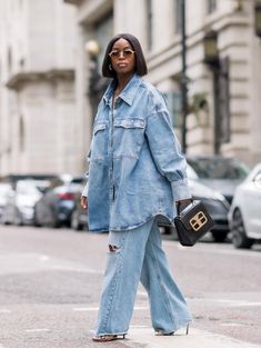 Hm Outfits, Modest Dressing, Oversized Denim Shirt, Latest Trends In Fashion, Mode Kimono, Denim Inspiration, Denim On Denim