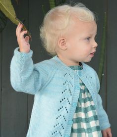 Merel - Cardigan Knitting Pattern for 2 year olds, Lovely knitting pattern that is free, perfect for both boys and girls that are 2 years old. Free knitting pattern for toddler. All Free Knitting, Girls Frocks, Toddler Cardigan, Baby Cardigan Knitting Pattern Free, Aran Knitting Patterns, Knit Cardigan Pattern, Baby Sweater Knitting Pattern