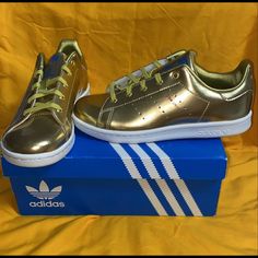 Gold Adidas Brand New Come From A Smoke Free Home Gold Sneakers With Gum Sole And Round Toe, Casual Gold Sneakers With Round Toe, Casual Gold Sneakers, Gold Adidas, Adidas Brand, Adidas Shoes, Adidas Originals, Kids Shoes, Shoes Sneakers