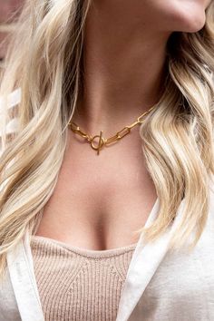 Introducing our all-new Luxe Golden Chunky Paper Clip Chain - your stylish sidekick for every occasion! Whether you're rocking your favorite jeans and tee combo or glamming up for a night out, this chain has got your back. Versatility is the name of the game here. Whether you're a fan of minimalism or love a layered look, this necklace is your ultimate styling canvas.plated stainless steelHypoallergenicTarnish resistantWaterproofPVD Coating Trendy Chain Link Necklace, Trendy Chain Necklace, Trendy Gold Chain Necklace, Trendy Chunky Chain Necklace, Trendy Link Chain Necklace, Casual Chunky Chain Link Jewelry, Trendy Metal Chain Necklace For Everyday, Trendy Everyday Metal Chain Necklace, Trendy Link Chain Necklace For Everyday