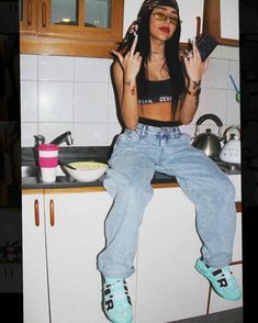 2000 Pictures Aesthetic, Y2k Latina Aesthetic Outfits, Outfit Trap Mujer, Fem Tomboy Outfits, Tomboy Party Outfit, 90s 2000s Fashion Outfits, Famous Celebrity Outfits, Emo Baddie Outfits, 90s Street Style Hip Hop