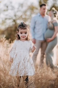 Country Maternity, Maternity Family Photos, Fall Maternity Pictures, Family Maternity Pictures, Maternity Photography Family