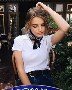 Bean Mclean, Fashion Bible, Shot List, Scarf Outfit, Blazer Outfit, Europe Trip, Looks Street Style, Summer Scarves