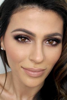 Augen Make Up Schritt für Schritt - so schminken Sie Ihre Augen größer Diy Bridal Makeup, Light Smokey Eye, Make Up Sposa, Diy Wedding Makeup, Amazing Wedding Makeup, Beautiful Wedding Makeup, Wedding Guest Makeup, Natural Makeup For Brown Eyes, Wedding Makeup For Brown Eyes