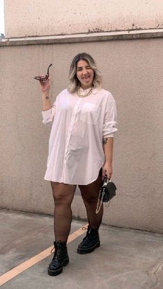 https://pin.it/nqS7PZcWh Trendy Plus Size Outfits Spring, White Outfits Plus Size, Plus Size Street Style Edgy, Cute Plus Size Outfits Summer, Look Frio Plus Size, Big Tummy Outfits For Women, Outfit Inspo For Summer, Plus Size Outfit Inspiration, Plus Size Ootd