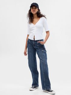 Fit: A full-length loose jean that's fitted on the waist & relaxed all the way down.  ​ Fabric: 99% Cotton, 1% Stretch.  ​ Stretch:  Low Stretch Jeans.  Authentic denim with a soft & easy lived-in feel. ​ Made to move & always bounces back. ​​ Rise: Mid Rise Jeans.  Look:  A five-pocket loose carpenter jean in a white wash.  ​ Details: Zip fly, five-pocket styling, & carpenter details.  Responsibly Made: This pair of denim is part of our water-saving Washwell program.  Compared with conventional wash methods, Washwell uses at least 20% less water and has saved over a billion liters of water since 2016.  Our Mid Rise Jean has a 10" 25 cm) rise. ​ Relaxed through the hip & thigh.  Loose, straight leg.  Full-length jean.  Hits below the ankle. ​​ 17" 43 cm) leg opening.   ​ Inseam: Petite 27. Cargo Jeans Outfit, Low Waist Jeans, Jeans Look, Water Saving, Loose Jeans, Carpenter Jeans, Jeans Outfit, Cargo Jeans, Spring Style