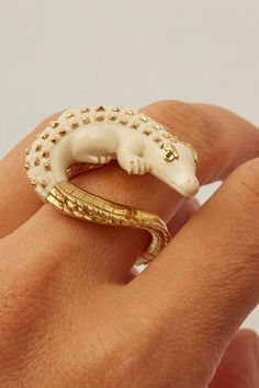 Bibi Van Ver Velden mammoth alligator twist ring in yellow gold.18k Yellow Gold, Mammoth Tusk TSavorite Unique Yellow Gold Snake Ring, Marissa Collections, Discount Jewelry, Twist Ring, Jewel Box, Fine Jewels, Clothing Size Chart, Yellow Gold Rings, Alligator