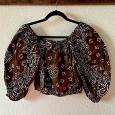 Elastic At Top, Bottom, And Sleeves. Size Medium. 100% Lightweight Cotton. Can Be Worn On Or Off The Shoulder. Cropped Fit With Puff Sleeves. New Without Tags. Brown Bandana, Shoulder Puff Sleeve, T Shirt Crop Top, Off Shoulder Shirt, Crochet Halter Tops, Shoulder Shirts, Knit Crop Top, Distressed Black Jeans, Puff Sleeve Top