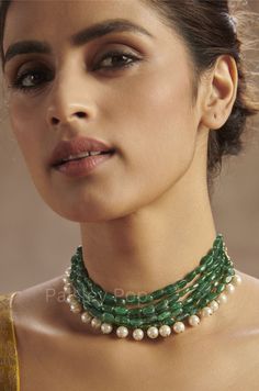 Pearl Necklace Indian Jewelry, Green Stone Choker, Choker Pearl Necklace, Stone Choker Necklace, Green Choker, Sabyasachi Jewelry, Choker Pearl, Necklace With Pearls, Sabyasachi Jewellery