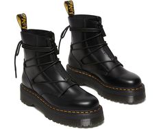 Dr. Martens Jarrick II Cheap Edgy Round Toe Boots, Dr Martens Jarrick Ii, Dr Martens Jarrick, Platforms Outfit, Jadon Boots, Leather Platform Boots, Black Platform Boots, Classic Boots, Platform Boots