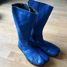 Size 38, Blue Tabi Mid-Calf Boots. Unused And In Great Condition! Casual Blue Slip-on Boots, Casual Blue Flat Heel Boots, Blue Boots With Rubber Sole, Blue Round Toe Boots With Vibram Sole, Blue Winter Boots With Rubber Sole, Winter Blue Boots With Rubber Sole, Blue Almond Toe Boots With Leather Sole, Blue Closed Toe Boots With Rubber Sole, Blue Casual Slip-on Boots