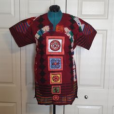 Dashiki Men Shirt Women Top Adire Kampala Haute Blouse Batik Size L. This Is A Very Beautiful Handmade African Kampala Adire, It Is Unisex. Measurements Laying Flat On The Floor Are: Length: 32" Pit To Pit: 21" Sleeve: 9" Waist: 21.5 Please Ask, If You Might Have Any Questions About The Shirt/ Blouse. Thanks For Viewing. African Print Shirt, African Blouses, African Tops, African Print Tops, Cape Tops, Wrap Top Blouse, African Shirts, Skirt And Top Set, Handmade African