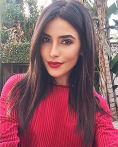 Sazan Hendrix red+Dark Brown hair Sazan Hendrix, Kadeřnické Trendy, Long Face Hairstyles, Wedding Day Makeup, Robes Vintage, Makeup Party, Long Dark Hair, Super Hair, Trendy Hair Color