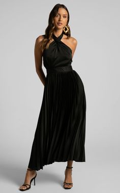 Eloise Midi Dress - Halter Neck Pleated Dress in Black Formal Dresses Halter Neck, Semi Formal Wedding Attire, Boho Formal, Halter Neck Gown, Formal Wedding Attire, Midi Bridesmaid Dress, Black Pleated Dress, Mid Size Fashion, White Halter Dress