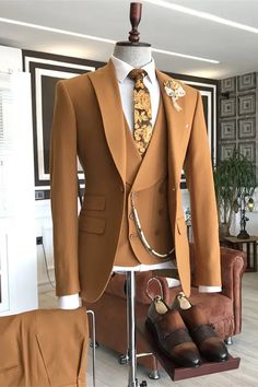 Evan Light Khaki Peaked Lapel Three Pieces Chic Prom Suits Orange Prom Outfits, Prom Outfits Men, Blazer Waistcoat, Prom Suits For Men, Double Breasted Vest, Double Breasted Waistcoat, Mode Costume, Dress Suits For Men, Designer Suits For Men