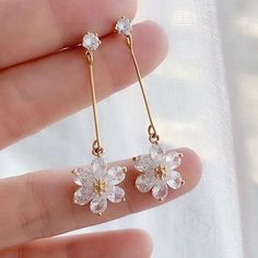 Hand Jewelry Rings, Trending Crafts, Cool Jewelry, Planet Earrings, Flower Dangle Earrings, Flower Drop Earrings, Usa Jewelry, Earrings Flower, Crafts Jewelry