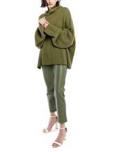 Shop this must-have cozy, oversized sweater with ribbed detailing and comfy turtleneck. Oversized Chunky Sweater, Chunky Oversized Sweater, Wardrobe Inspiration, Chunky Sweater, Oversized Sweater, The Label, Must Haves, Sense, Turtle Neck