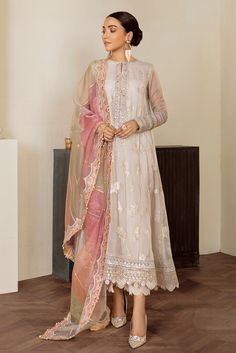 Brand: BaroqueProduct Code: BQU-PR-438-01Collection: Baroque Exclusive Luxury Formal CollectionFabric: Masoori DESCRIPTION: This 3-piece set is made with embroidered Masoori fabric for the shirt/frock, Grip fabric for the trousers, and Zari Organza with embroidered patch for the dupatta. Also includes shirt, trousers, dupatta with lining and accessories. DESIGN DETAILS: SHIRT FABRIC : EMBROIDERED MASOORI TROUSER FABRIC : GRIP DUPATTA FABRIC : ZARI ORGANZA WITH EMBROIDERED PATCH INCLUDES : SHIRT Pakistani Fancy Dresses, Wedding Dress Chiffon, Chiffon Collection, Dresses Chiffon, Ethnic Dress, Pakistani Suits, Frock Design, Indian Wedding Dress, Desi Fashion