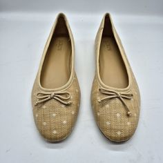 Elevate your casual look with these J. Crew women's ballet flats. Featuring a playful polka dot pattern and a charming bow accent, these slip-on flats are perfect for travel or everyday wear. The beige woven upper material adds a touch of nature to your outfit, while the flat heel ensures comfort all day long. These shoes come in a women's size 8 medium and are ideal for summer, fall, or spring. The J. Crew brand guarantees quality and style, making these flats a great addition to any wardrobe. Don't miss out on the opportunity to own these comfortable and chic shoes. Women's Ballet Flats, Shoes Beige, Chic Shoes, Bow Flats, Bow Shoes, Long Walks, Womens Ballet Flats, Themed Outfits, Flats Shoes