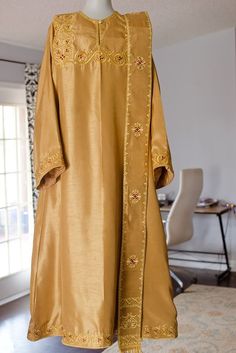 Orthodox deacon vestments set. Fully embroidered, made from natural silk , velvet and brocade. It's not heavy. It includes stikharion, cuffs and orarion. After the order we will ask your measurements. It takes about four week to produce it and ship to you. We locate in FL, USA. Biblical Clothing, Catholic Vestments, Biblical Costumes, Natural Silk, Silk Velvet, Kimono Top, Art Collection, Bathing Beauties, Take That