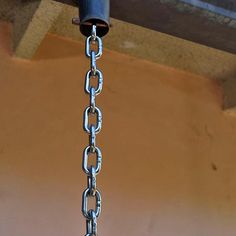 1/4" Stainless Steel Link Rain Chain closeup image Rain Chain Installation, Rain Chains, Handrail Design, Courtyard Gardens Design, Galvanized Iron, Rain Chain, Water Element, Metal Chain Link, Water Flow