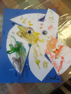 a child's paper plate with an image of a bird on it