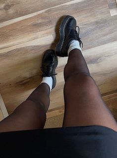 Black Doc Boots Outfit, Low Dr Martens Outfit Aesthetic, Platform Docs Outfit Fall, Outfits With 8053 Docs, Style Platform Doc Martens, Dr Martens With A Dress, Dr Marten Platform Shoes, Dr Marten 1461 Platform Outfit, Doc Marten 1461 Platform Outfit