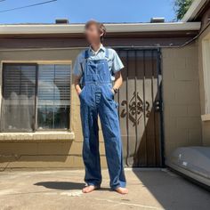 great condition, with a great wash. smaller size, great for a gal! measurements not included in photos: Hips: 20 inches across Rise: 12 inches from crotch to waistband Fitted Pre-washed Blue Jeans, Fitted Cotton Overalls In Washed Blue, Blue Pre-washed Fitted Jeans, Blue Washed Relaxed Fit Overalls, Washed Blue Cotton Straight Leg Overalls, Casual Blue Full-length Overalls, Full Length Medium Wash Cotton Overalls, Casual Full Length Blue Overalls, Retro Medium Wash Cotton Overalls