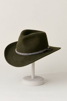 Worn on a rugged mountain pass or for a destination city dinner out, the Crossroads outback hat accompanies you in timeless, ready-for-adventure style. Crafted from soft and durable Australian wool felt, this crushable hat is as easy to pack as it is effortless to wear. A genuine leather whipstitched hat band adorns the base of the pinched crown, while a cushioned sweatband wicks away moisture for all-day comfort. Outback Hat Womens, Adjustable Winter Adventure Hat, Western Hats For Winter Outdoor Activities, Country Style Hats For Travel In Winter, Country Style Fedora Felt Hat For Outdoor, Country Style Wide Brim Felt Hat For Outdoor, Country Style Outdoor Fedora Felt Hat, Country Style Outdoor Fedora Hat, Country Style Winter Travel Hat