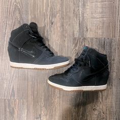 Great Condition! Wedge In Heel, Super Cute & Comfortable! High Sneakers, Nike Shoes Women, Sky High, Nike Dunk, Nike Dunks, Shoes Women, Black Nikes, Nike Shoes, Nike Women