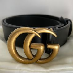 Authentic Brand New Gucci Black Leather Belt Double G Buckle, Antique Brass Hardware. Comes With Dust Bag & Receipt. Current Price $420 Brown Gucci Belt, Gucci Gg Belt, Crocodile Leather Belt, Gucci Belt Sizes, Gucci Marmont Belt, Gucci Leather Belt, Gg Belt, Antique Brass Hardware, Gucci Leather