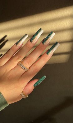 Wedding Nails Green And Gold, Green Nail Art Ideas, Green Nail Ideas, Emerald Sweater, Emerald Nails, Sweater Print, Green Acrylic Nails, Dark Green Nails, Green Nail Art