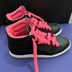 Women’s Puma Size 8 Never Worn Shoes Puma, Puma Women, Puma Shoes, Pumas Shoes, Athletic Shoes, Black Pink, Womens Sizes, Women Shoes, Pink