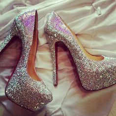 Sparkle sparkle. Christian Louboutin Outlet, Prom Heels, Glitter Shoes, Silver Heels, Fabulous Shoes, Crazy Shoes, Shoe Obsession, Designer Heels, Louboutin Shoes