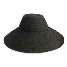 N'ayez pas peur du soleil. Sortez en toute confiance avec ce chapeau de soleil tissé Riri Jute ultra confortable (et durable !). Emportez ce chapeau artisanal partout, de la plage ensoleillée à la savane chaude de votre choix et profitez d'une protection complète sous le soleil, tout en gardant du style.

 DÉTAILS
 Dimension : Bord 6 pouces environ
 Composition : 100% Jute Naturel
 Fabriqué par des artisans à Bali, Indonésie
 La couleur noire


 DURABILITÉ
 Fabriqué avec des matériaux 100 % végétaux
 Biodégradable Natural Jute, Beach Tote, Sun Hat, Straw Hat, Sun Hats, 6 Inches, Plant Based, Straw, Hand Weaving